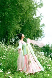 YiTuYu Art Language Vol.7455 Leng Ku Wang Ye: Bold and Stylistic Visuals - image 15