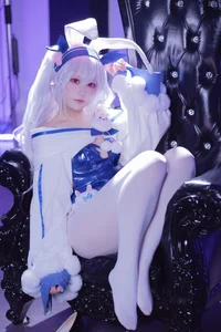 Dreamy Aesthetics: Coser lunananya as Laffey II from Azur Lane - image 4