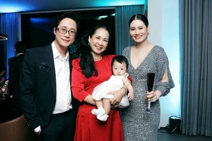 Elegance Redefined: Runner-up Huyen My and MC Mai Ngoc Showcase Stunning Style and Sophistication - image 1