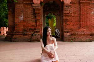 YiTuYu Art Language Vol.4905: Captivating Visual Journey with Le Le Portrait Series - image 13