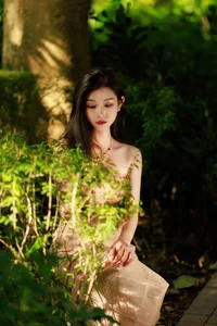 YiTuYu Art Language Vol.4905: Captivating Visual Journey with Le Le Portrait Series - image 0