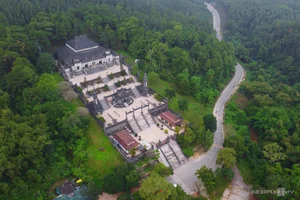VnExpress Marathon Hue 2025: 11 Free Attractions for Participants to Explore - image 9
