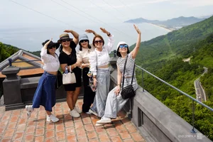Hai Van Quan Reopens to Crowds: A Historic Journey Between Da Nang and Hue - image 9