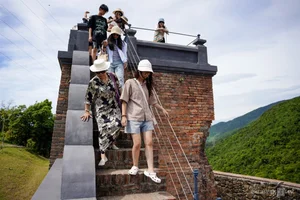 Hai Van Quan Reopens to Crowds: A Historic Journey Between Da Nang and Hue - image 1