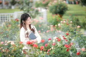 YiTuYu Art Language Vol.10080: Wo De Xiao Zhu Li - Elegant 18P Digital Portrait Photography Gallery - image 2