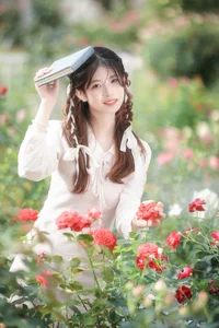 YiTuYu Art Language Vol.10080: Wo De Xiao Zhu Li - Elegant 18P Digital Portrait Photography Gallery - image 11