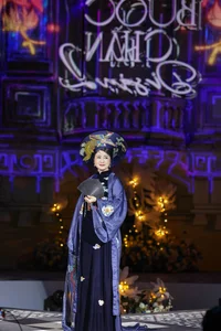Singer Tuan Hung and Wife Huong Baby Shine as Vedettes in Captivating Fashion Runway - image 7