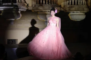 Singer Tuan Hung and Wife Huong Baby Shine as Vedettes in Captivating Fashion Runway - image 8