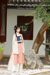 Exploring Aesthetic Photography in YiTuYu Art Language Vol.7845 Featuring Jie Ruan Tang - image 12