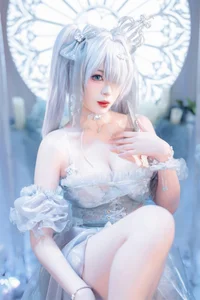 Stunning Nikke Cinderella Crystal Princess Cosplay by Xuan Xiao Xue Jie: High-Quality Goddess of Victory Photography and Anime Inspiration - image 2