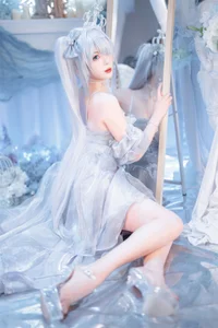 Stunning Nikke Cinderella Crystal Princess Cosplay by Xuan Xiao Xue Jie: High-Quality Goddess of Victory Photography and Anime Inspiration - image 6