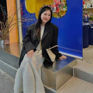 Timeless Elegance: How the 'Killer Trio' Influencers Maintain Their Glow Post-Marriage - image 9
