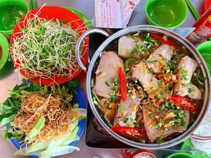 Top Vietnamese Street Foods to Try During Lunar New Year 2024 Travel - image 1