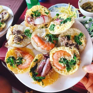 Top Vietnamese Street Foods to Try During Lunar New Year 2024 Travel - image 3