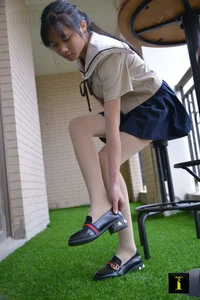IESS Puhui Series 147: Featuring Ruoqi in a Stunning Showcase of Modern Stocking Fashion - image 2