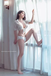 Stunning Visuals of Ngoc Tram: A Collection of Elegant and Bold Portraits - image 94