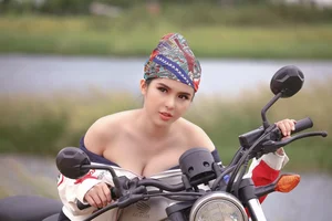 Stunning Visuals of Ngoc Tram: A Collection of Elegant and Bold Portraits - image 8