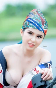 Stunning Visuals of Ngoc Tram: A Collection of Elegant and Bold Portraits - image 19