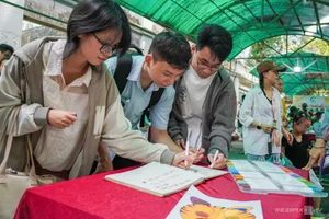 A Heartwarming Celebration: Saigon Zoo Thảo Cầm Viên Honors Retired Tiger with Special Birthday Party - image 2