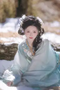 YiTuYu Vol.8542 Chi Yan Zai Zhe Li: Ethereal Beauty in Snow Discover Enchanting Art Language - image 11