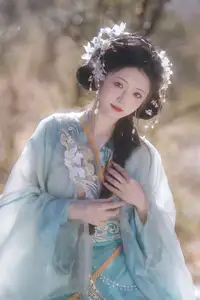 YiTuYu Vol.8542 Chi Yan Zai Zhe Li: Ethereal Beauty in Snow Discover Enchanting Art Language - image 4