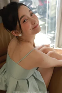Qiuqiu Sunshine Lover: Bright and Vibrant IESS Photography Collection - image 2