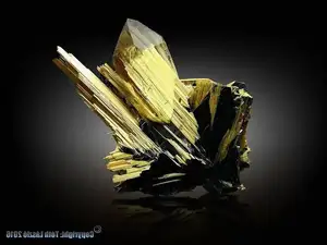 Explore Rutile: Mysterious Mineral with Unique Crystal Structure, Unexpected Applications - image 1