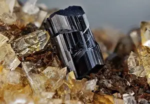 Explore Rutile: Mysterious Mineral with Unique Crystal Structure, Unexpected Applications - image 3