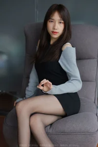 Mei Zi: Relaxed Elegance in Black Silk on the Sofa - image 60