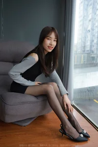 Mei Zi: Relaxed Elegance in Black Silk on the Sofa - image 83