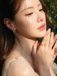 Stunning Close-Up Portraits of Thai Actress Baifern Pimchanok: Flawless Beauty and Artistic Photography Inspiration for Your Next Mood Board - image 5