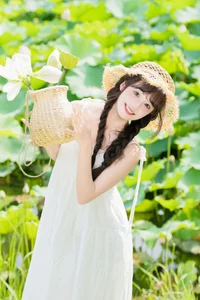YiTuYu Art Language Vol.10233 Xia Yu Xiao Nian: A 28P Journey of Elegant Portraiture - image 4