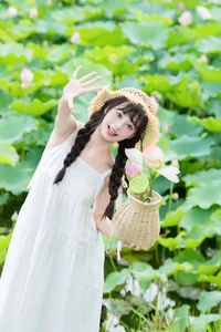 YiTuYu Art Language Vol.10233 Xia Yu Xiao Nian: A 28P Journey of Elegant Portraiture - image 14