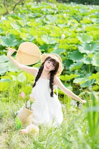 YiTuYu Art Language Vol.10233 Xia Yu Xiao Nian: A 28P Journey of Elegant Portraiture - image 1
