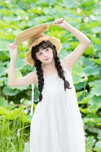 YiTuYu Art Language Vol.10233 Xia Yu Xiao Nian: A 28P Journey of Elegant Portraiture - image 23