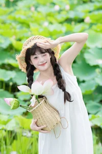 YiTuYu Art Language Vol.10233 Xia Yu Xiao Nian: A 28P Journey of Elegant Portraiture - image 12