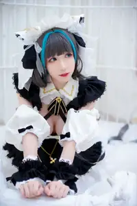 Coser Tomoyo-chan as Azur Lane's Cheshire: Captivating charm and sweet allure. - image 5