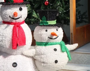 Luxurious Christmas Home Decor: Transforming a Living Space into a Lush Pine Forest - image 3