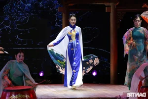 Elegant Phoenix Ao Dai Collection: A Celebration of Traditional Vietnamese Fashion and Timeless Beauty - image 10