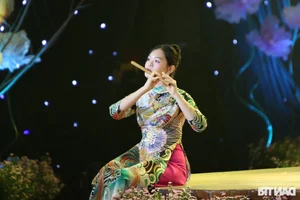 Elegant Phoenix Ao Dai Collection: A Celebration of Traditional Vietnamese Fashion and Timeless Beauty - image 8