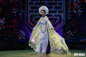 Elegant Phoenix Ao Dai Collection: A Celebration of Traditional Vietnamese Fashion and Timeless Beauty - image 4
