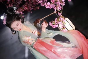YiTuYu Art Language Vol.4699: Artistic Expressions with Model Wu Sui - image 8