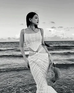 Si Thanh Stuns in Bold Sheer Dress Design for Glamorous Red Carpet Look - image 9