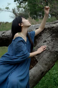 YiTuYu Art Language Vol.10331: Stunning Portrait Collection Featuring Model Shan Ye Xiao Guo - image 1