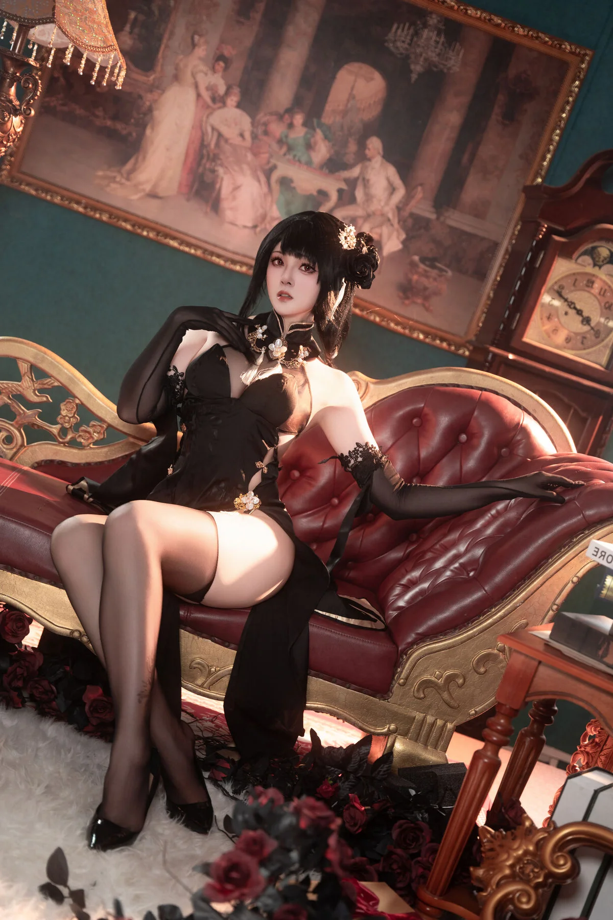 Classic Allure: Coser Natsuko in Azur Lane