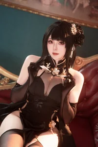Classic Allure: Coser Natsuko in Azur Lane - image 7