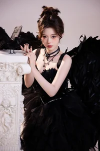 YiTuYu Art Language Vol.7906 Bai Lao Ban: A Masterpiece of Portraiture and Style - image 5
