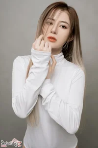 Model Bao Yen 9x: Redefining Ethereal Beauty and Modern Fashion Elegance in Photography - image 21