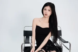 Minimalist Elegance: Xiao Zhen Tong Xue Shines - image 47