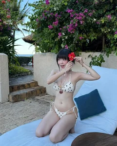 FAPtv Star Thuy Kieu Stuns Fans with New Summer Beach Photos - image 3